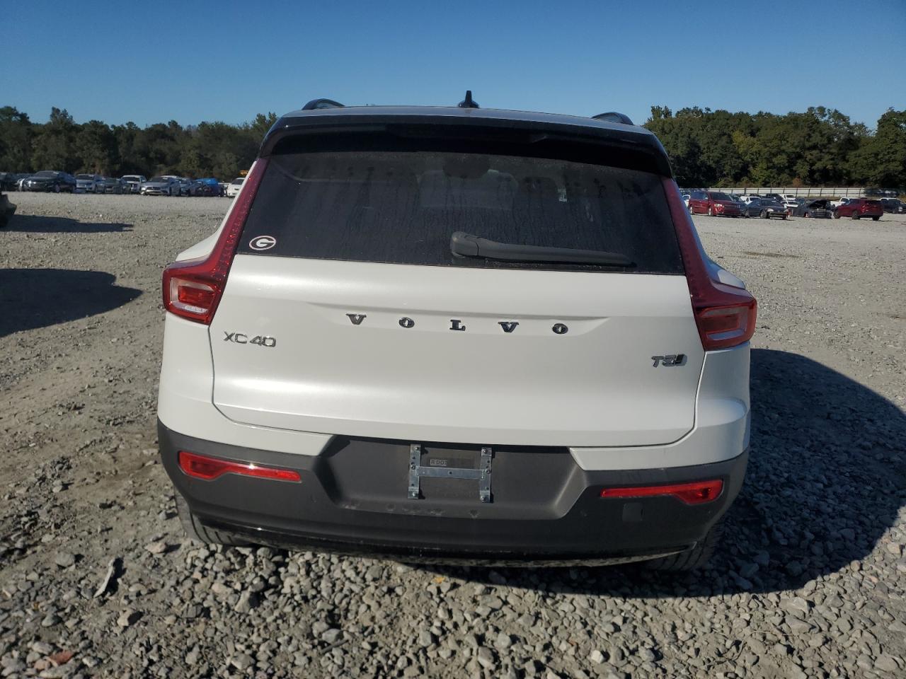 2021 Volvo Xc40 T5 R-Design VIN: YV4162UM4M2438054 Lot: 85552085