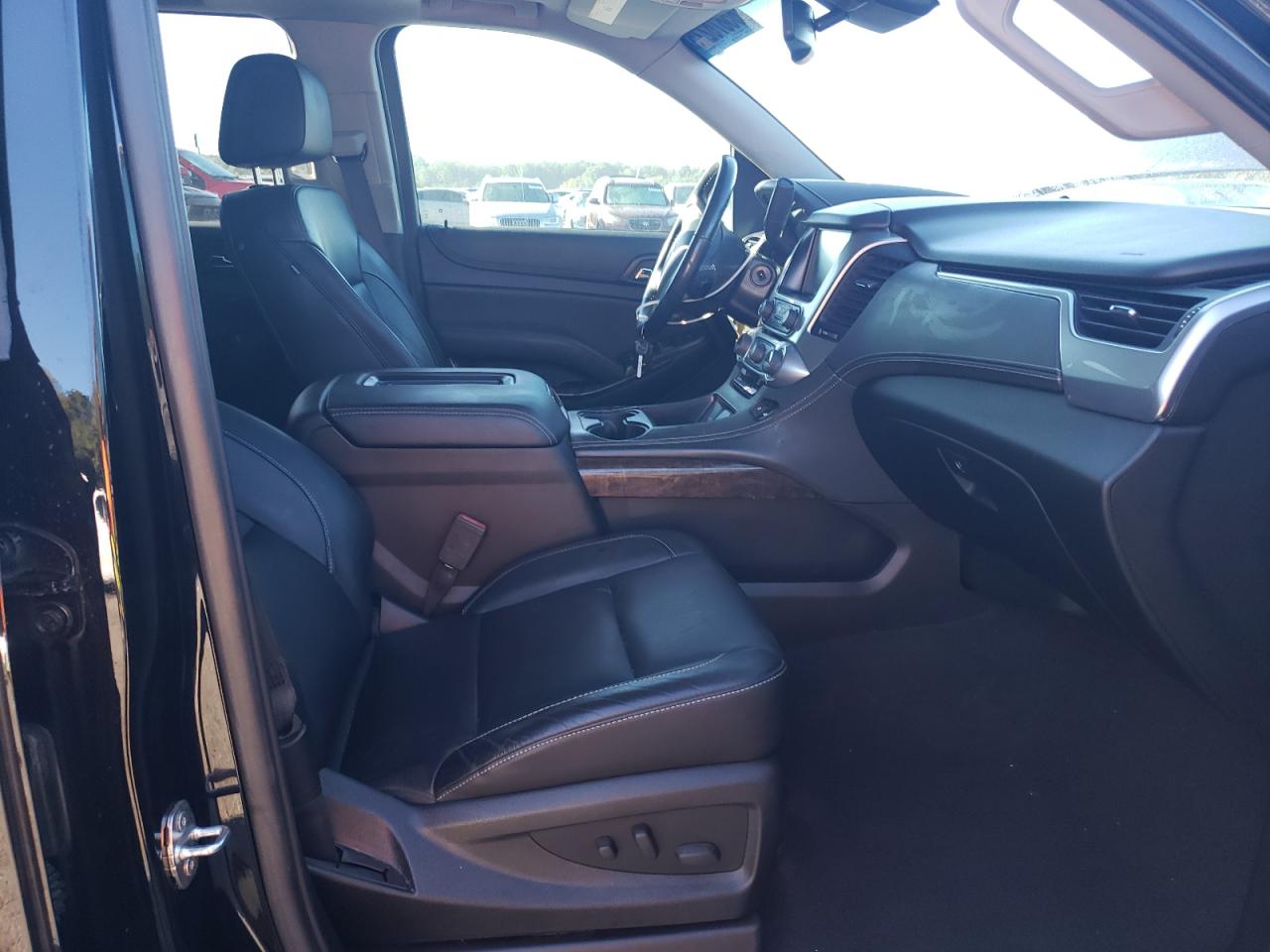 2019 Chevrolet Suburban C1500 Lt VIN: 1GNSCHKC9KR133853 Lot: 85876225