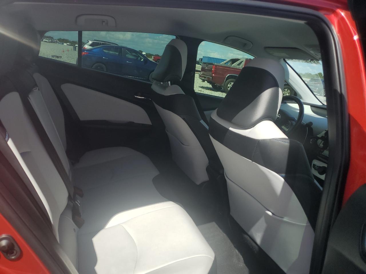 2018 Toyota Prius VIN: JTDKARFU3J3551205 Lot: 85682705