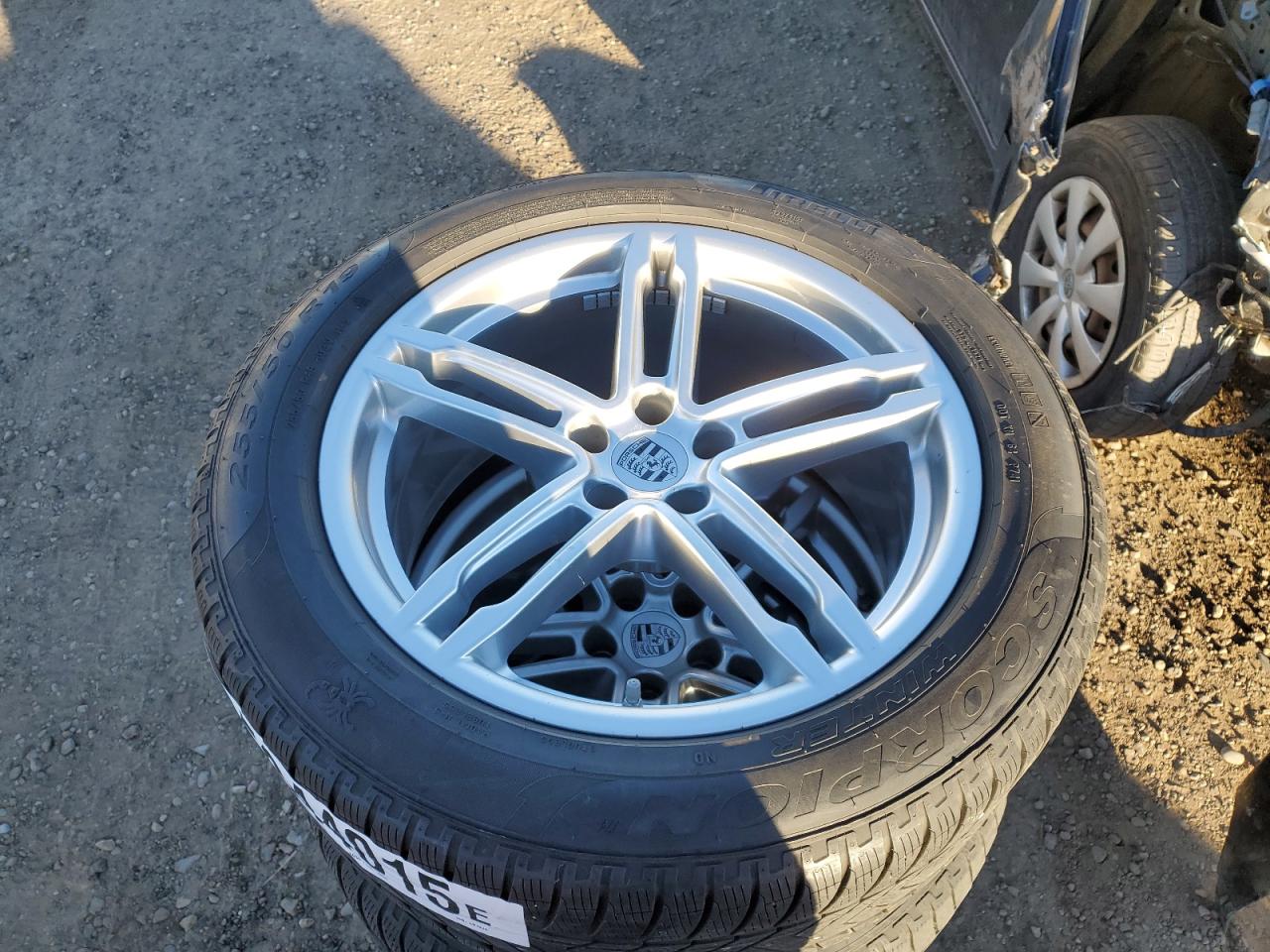 2018 Porsche Macan Turbo VIN: WP1AF2A56JLB7076 Lot: 85844015