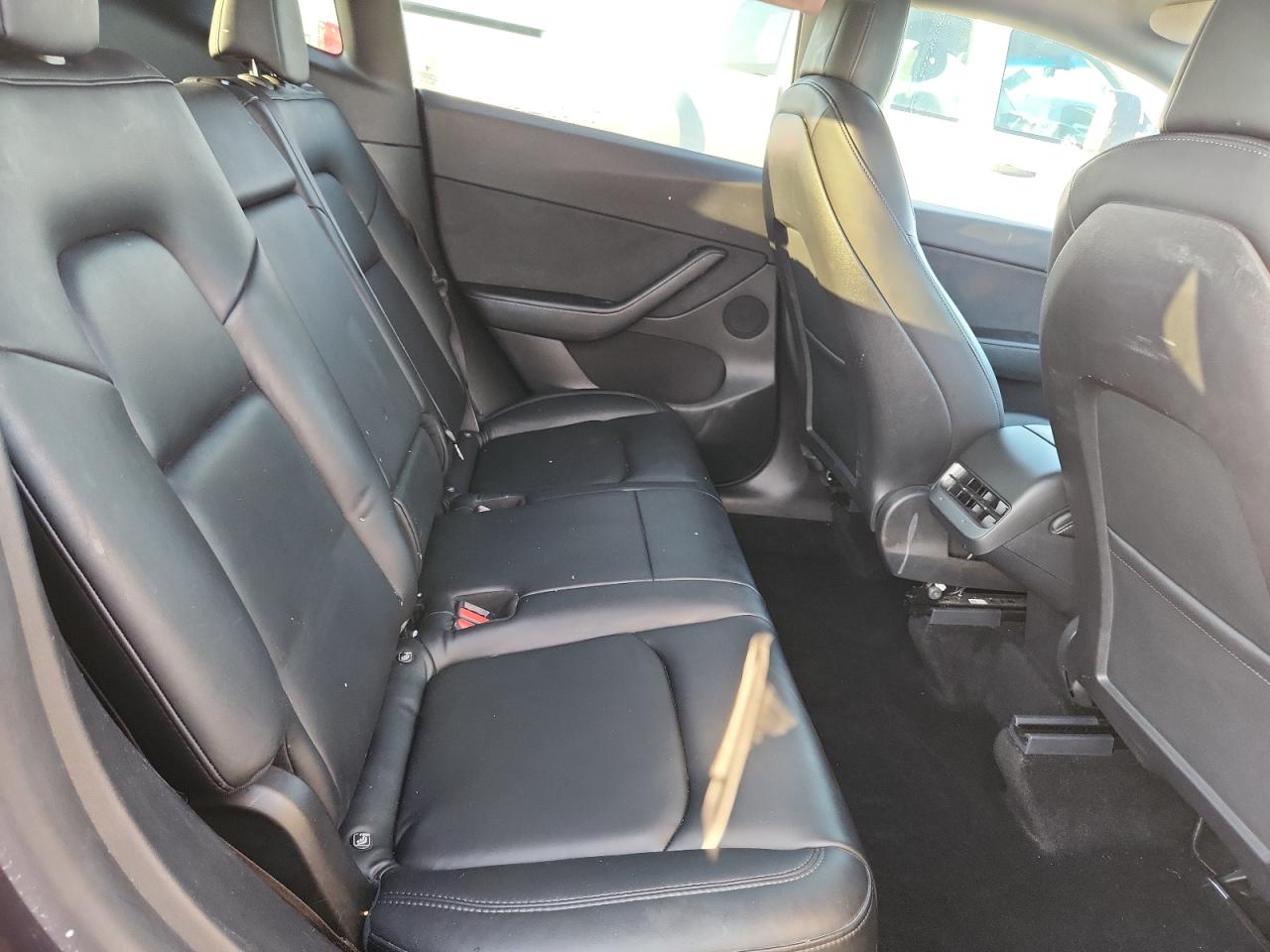 2021 Tesla Model Y VIN: 5YJYGDEE5MF208957 Lot: 85652445