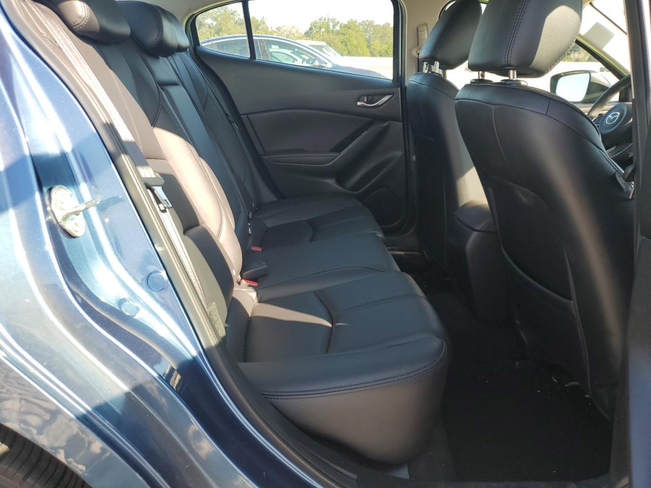 2018 Mazda 3 Touring VIN: 3MZBN1V35JM158798 Lot: 90619875