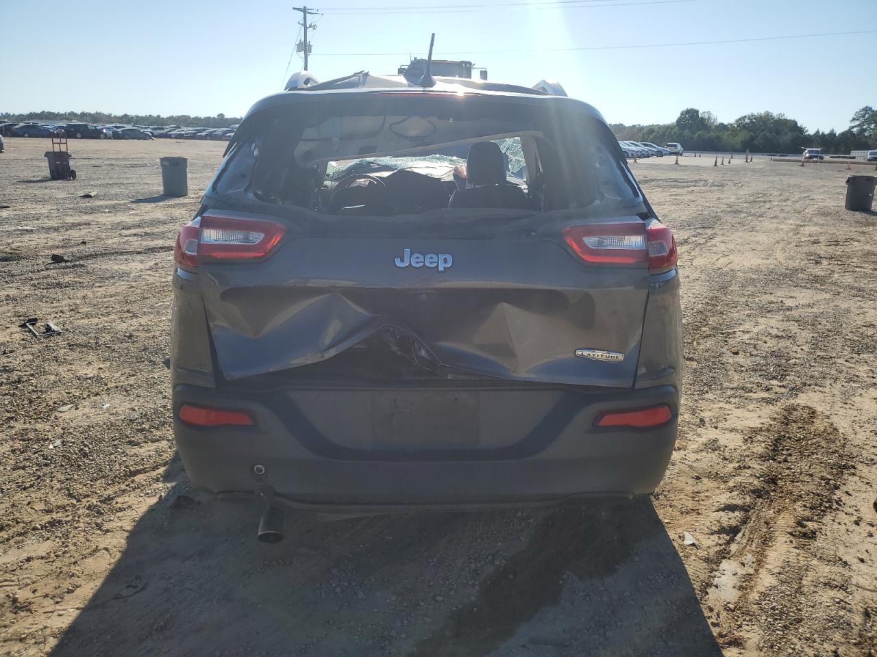 2018 Jeep Cherokee Latitude Plus VIN: 1C4PJLLBXJD577428 Lot: 82407735