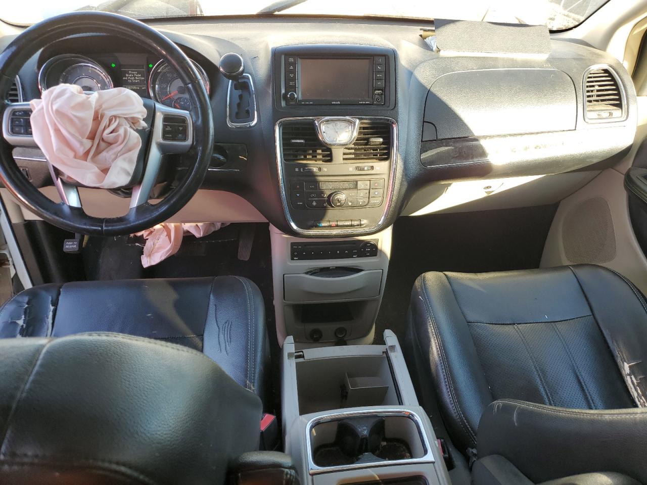 2011 Chrysler Town & Country Touring L VIN: 2A4RR8DG3BR745718 Lot: 86068615