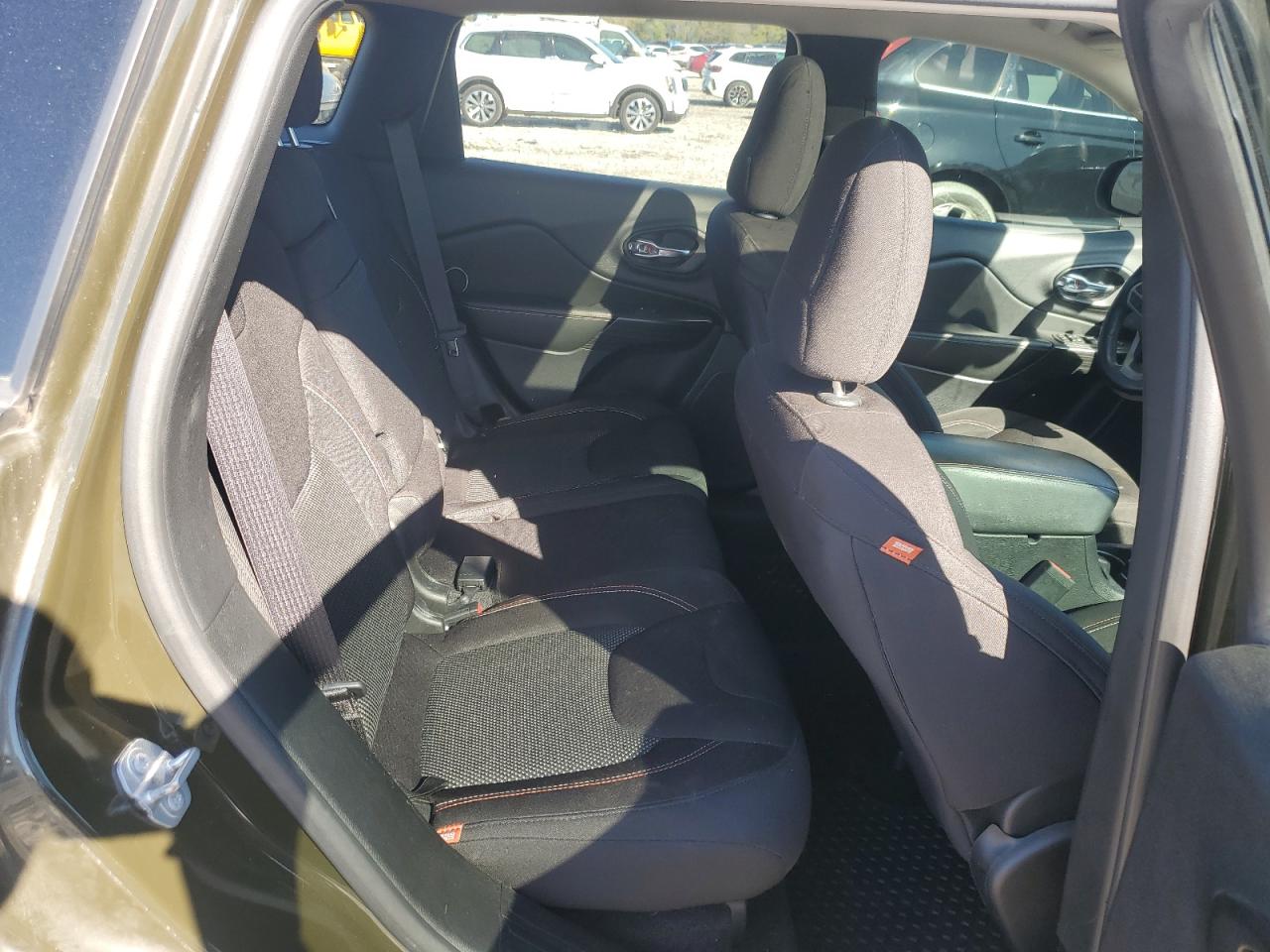 2017 Jeep Cherokee Latitude VIN: 1C4PJMCS9HW568658 Lot: 90342815