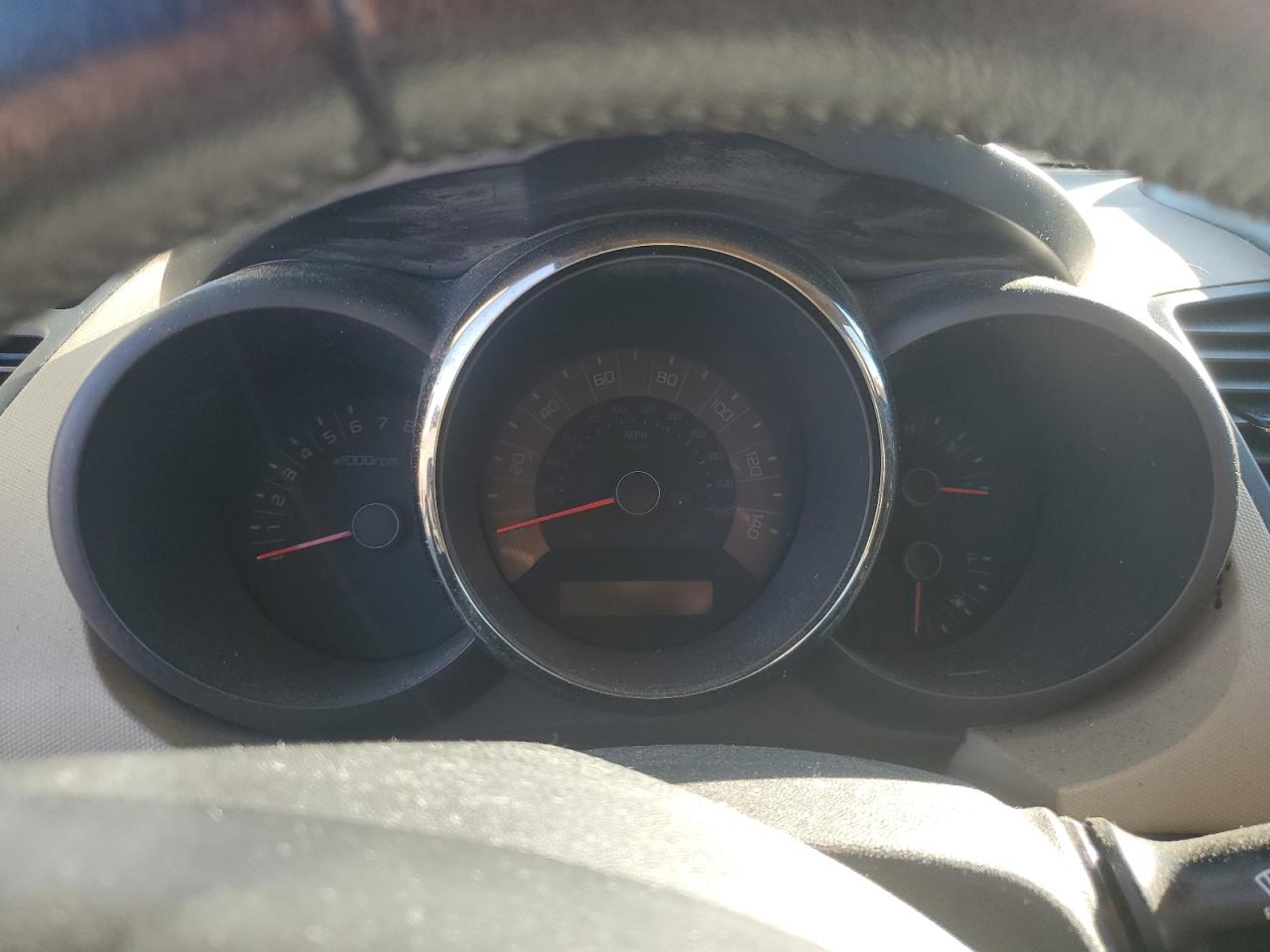 2011 Kia Soul + VIN: KNDJT2A20B7220546 Lot: 90306965