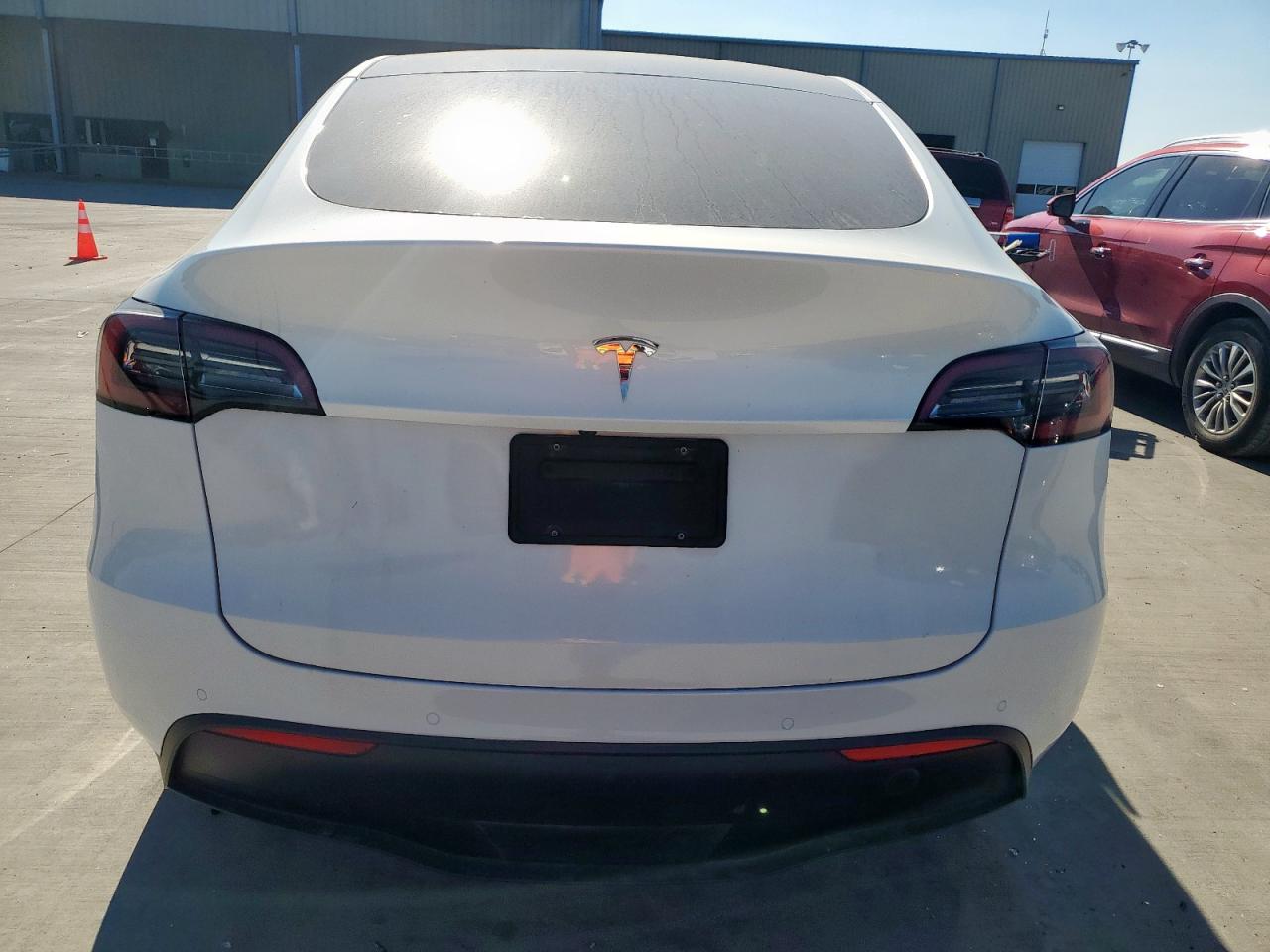 2022 Tesla Model Y VIN: 7SAYGDEE8NF394787 Lot: 82041125
