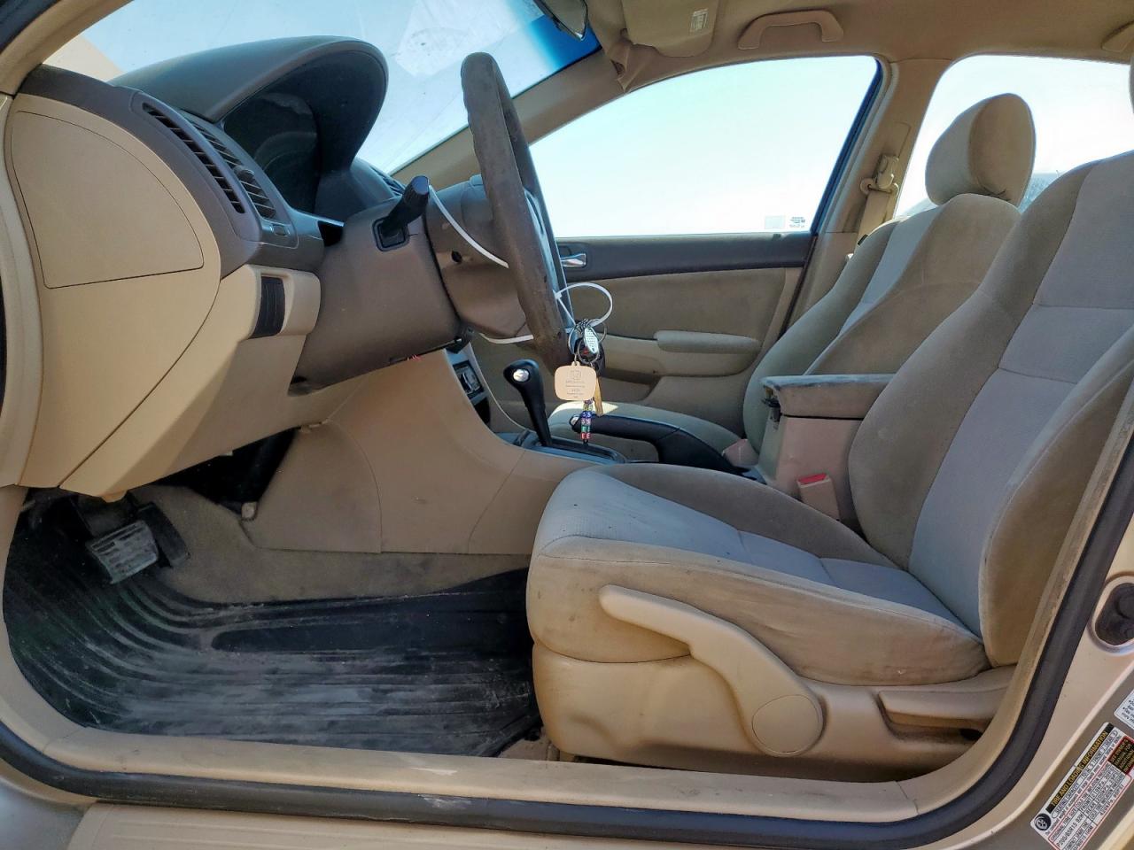 2004 Honda Accord Lx VIN: 1HGCM56474A090886 Lot: 84937665