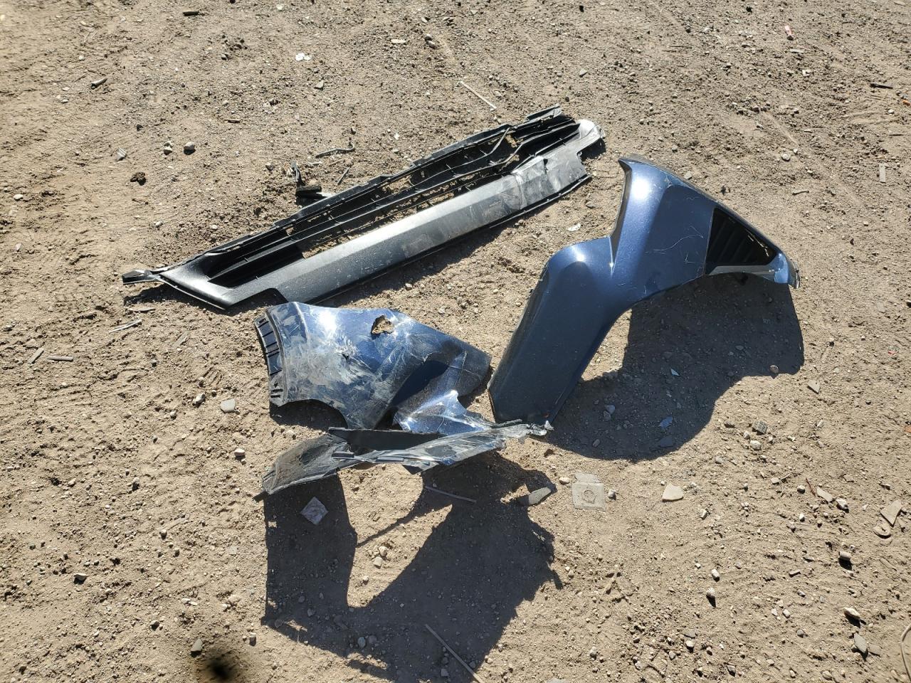 2018 Toyota Rav4 Le VIN: JTMBFREV1JD256268 Lot: 85595935