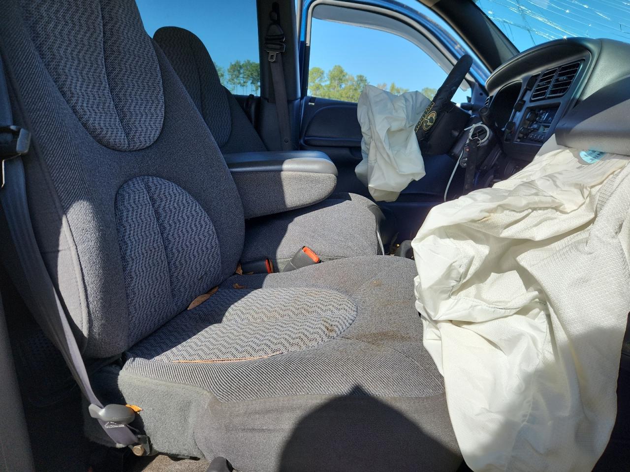 2000 Dodge Durango VIN: 1B4HR28Y1YF249329 Lot: 82059335