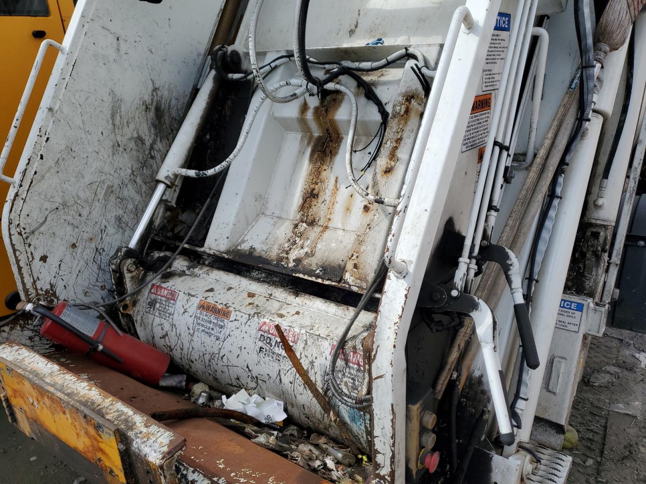 2023 Isuzu Nrr Refuse Truck VIN: JALE5W166P7308268 Lot: 85072305