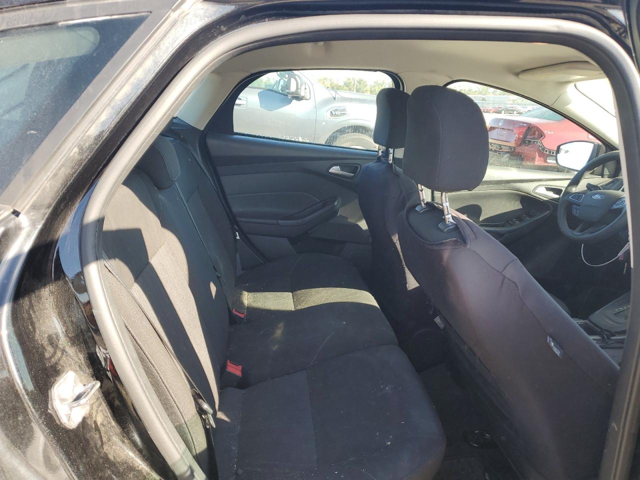 2015 Ford Focus Se VIN: 1FADP3K22FL210674 Lot: 85378505