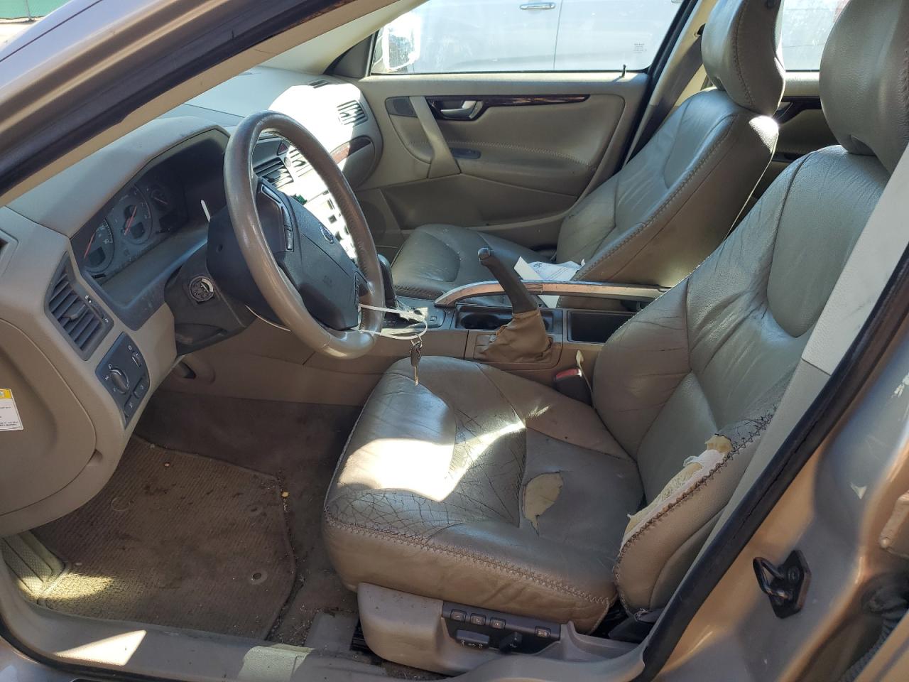 2001 Volvo V70 Xc VIN: YV1SZ58D011013985 Lot: 87484095