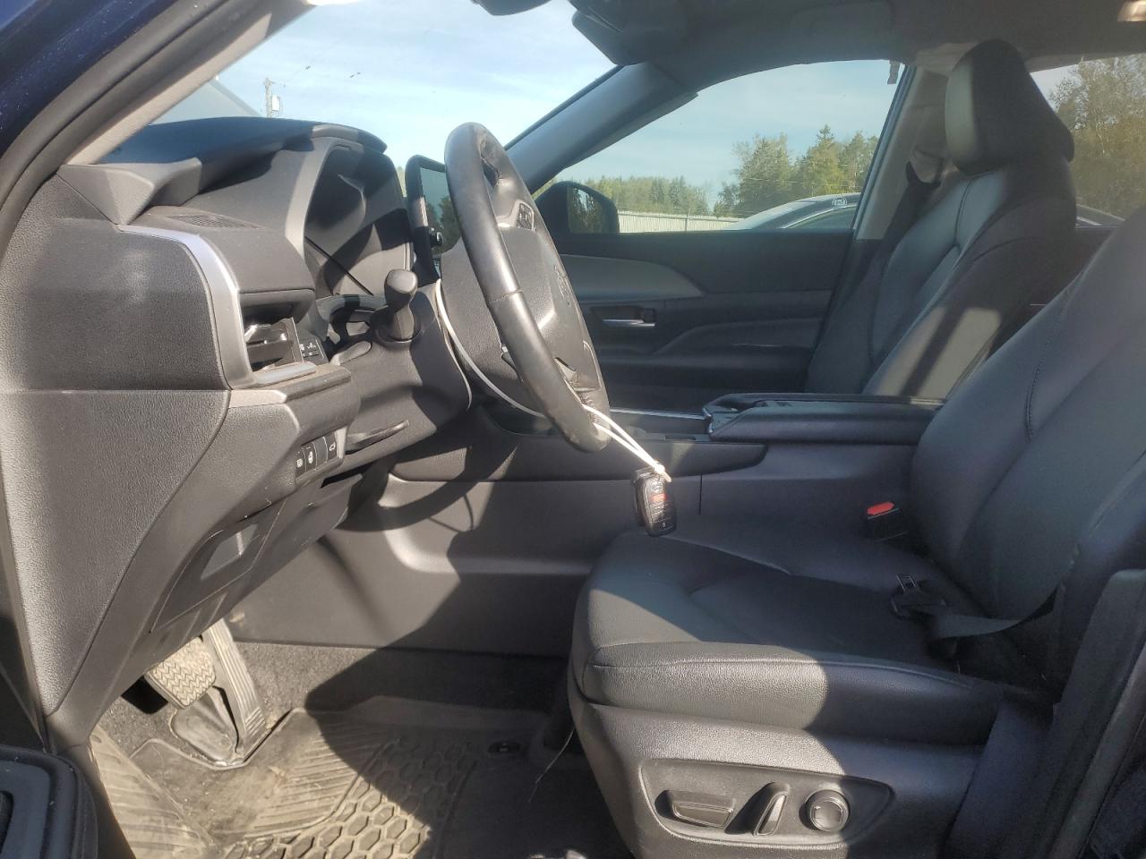 2024 Toyota Grand Highlander Xle VIN: 5TDAAAB57RS010860 Lot: 86142475