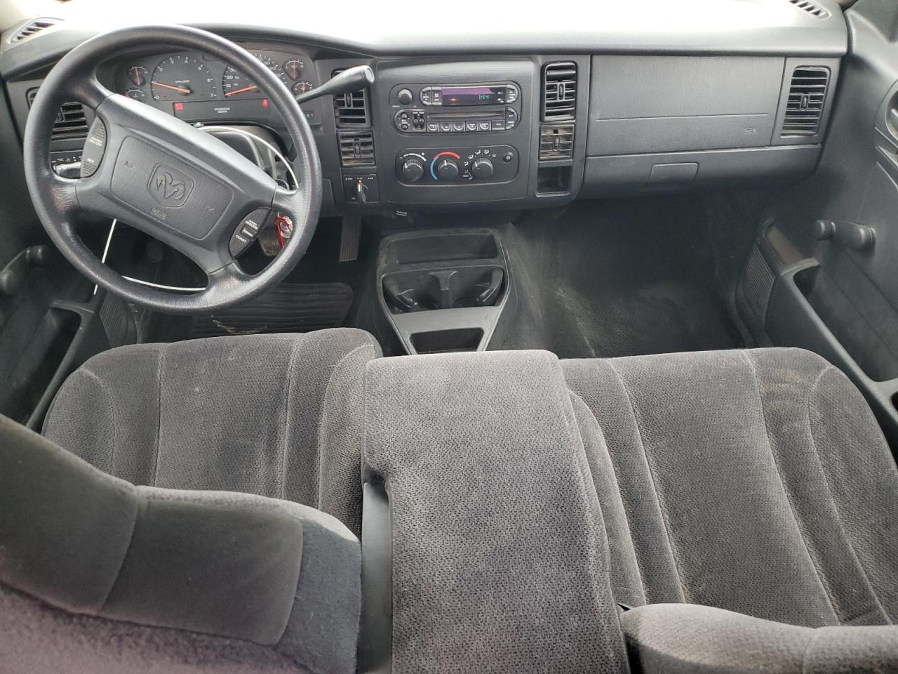 2003 Dodge Dakota Quad Sport VIN: 1D7HG38X93S235495 Lot: 81940545