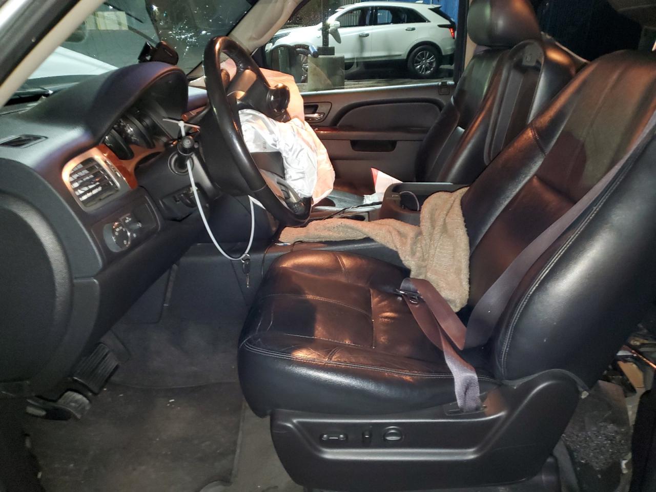 2012 GMC Yukon Xl C1500 Slt VIN: 170003 Lot: 86608795