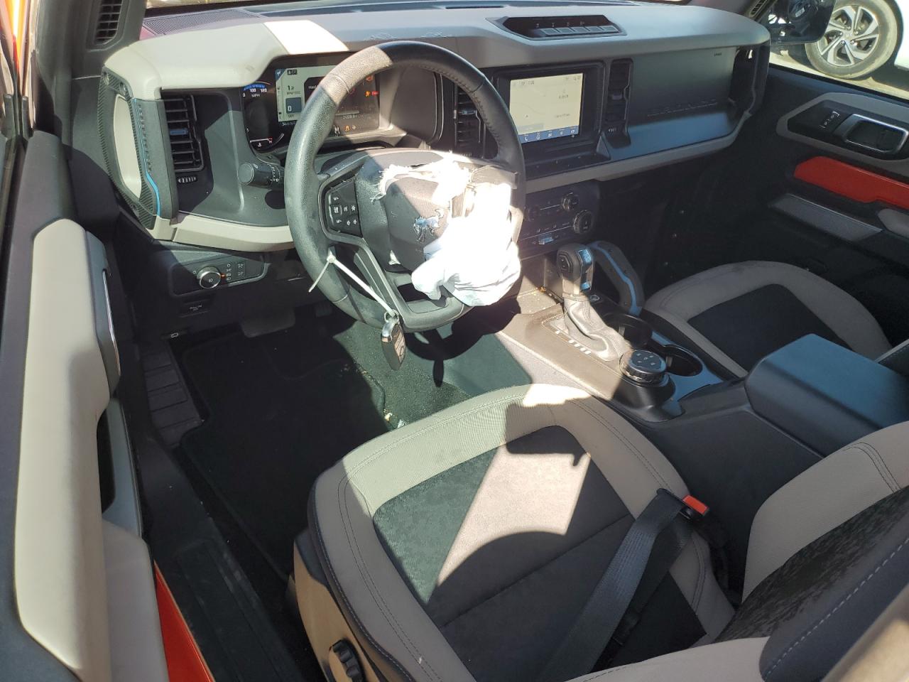 2022 Ford Bronco Base VIN: 1FMDE5CP1NLB69129 Lot: 86143405