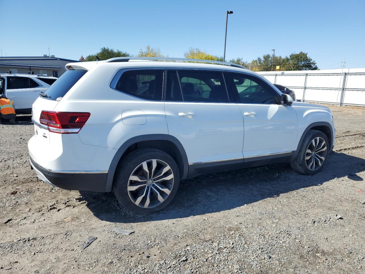 2020 Volkswagen Atlas Sel Premium white null gas 1V2TR2CA5LC503043 photo #4