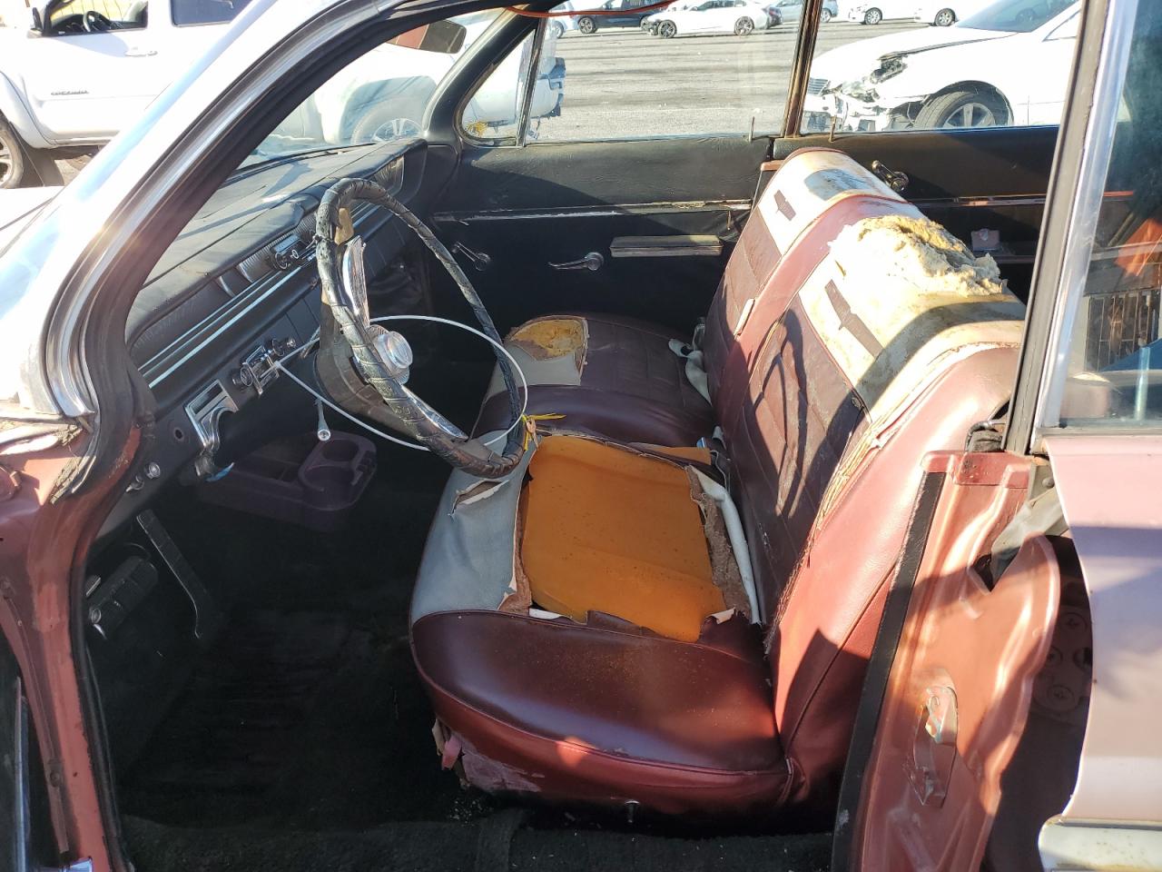 1961 Pontiac Ventura VIN: 561S1654 Lot: 86184085