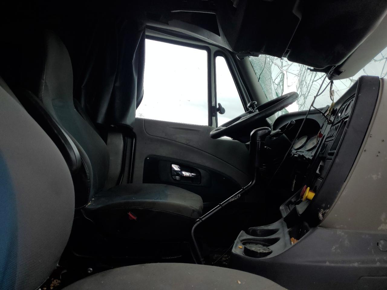 2017 International Prostar Semi Truck VIN: 3HSDJAPR0HN158292 Lot: 80693665