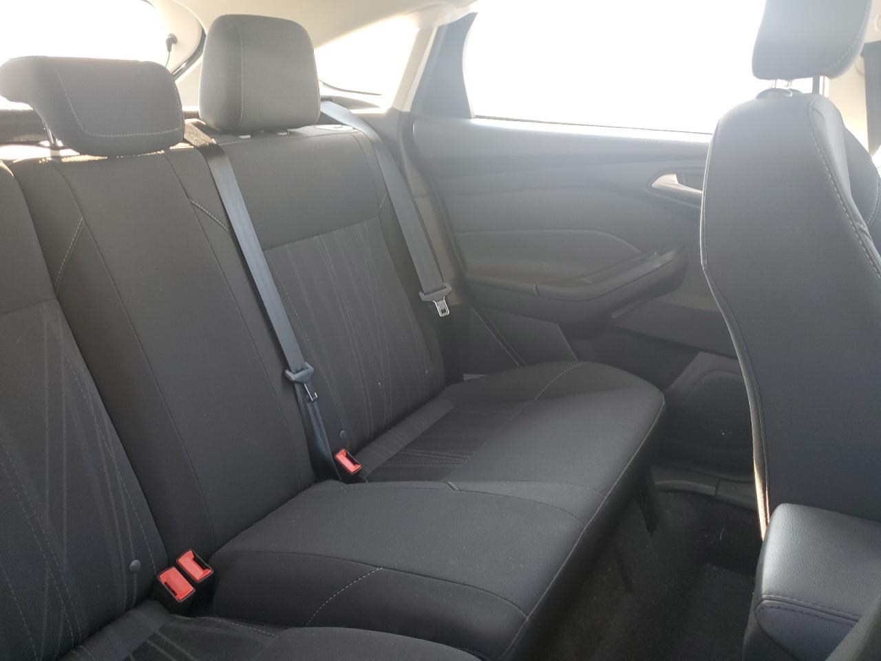 2017 Ford Focus Sel VIN: 1FADP3M26HL244990 Lot: 84960555