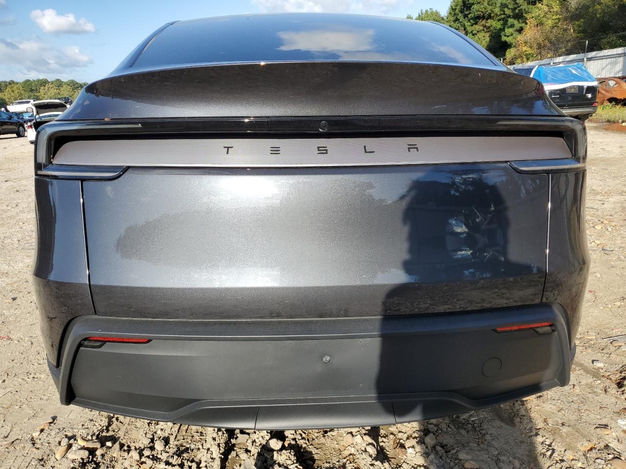 2026 Tesla Model Y VIN: 7SAYGDED7TA433015 Lot: 84392835