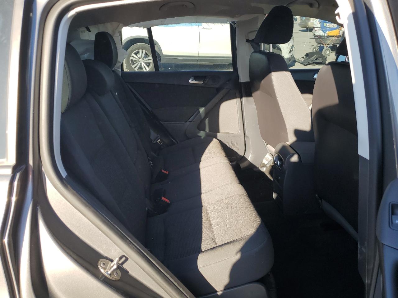 2014 Volkswagen Tiguan S VIN: WVGAV3AX7EW618824 Lot: 85370485