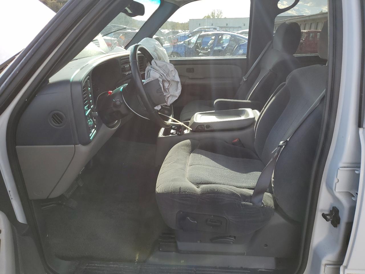 2002 Chevrolet Tahoe K1500 VIN: 1GNEK13Z92J275239 Lot: 87079525