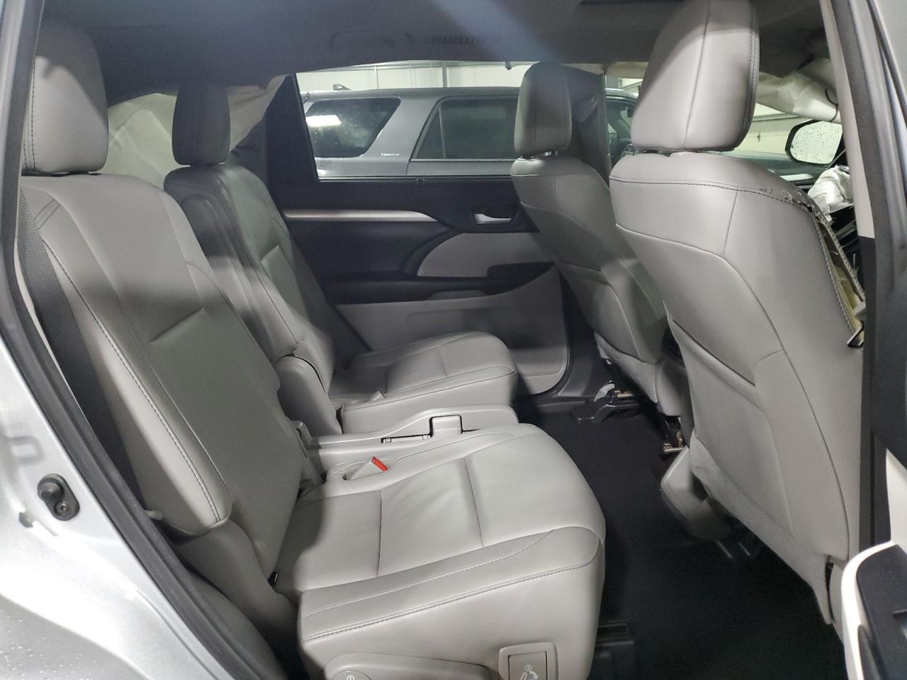 2018 Toyota Highlander Se VIN: 5TDJZRFH1JS529175 Lot: 86507265