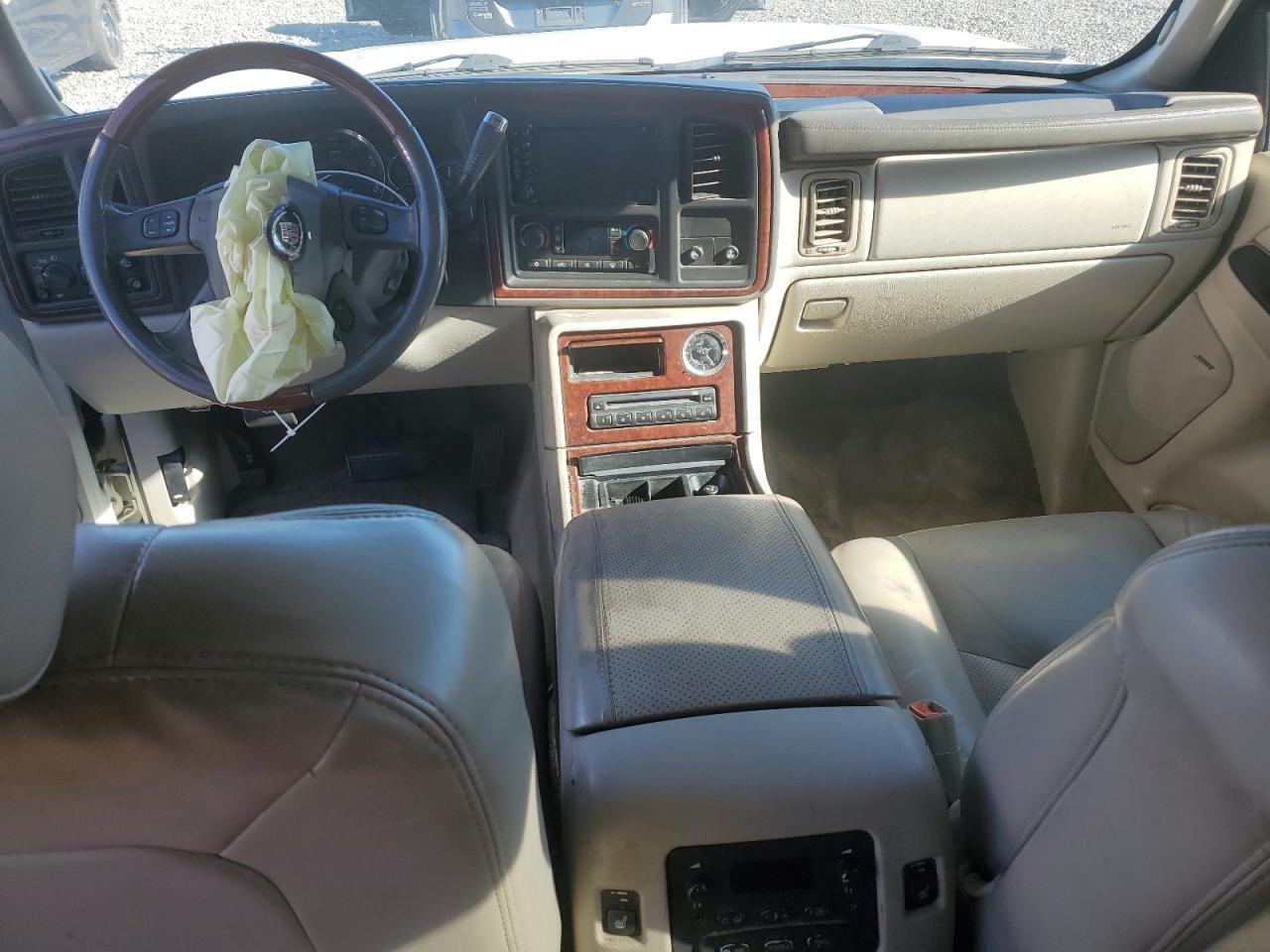 2005 Cadillac Escalade Luxury VIN: 1GYEK63N75R122555 Lot: 85402105