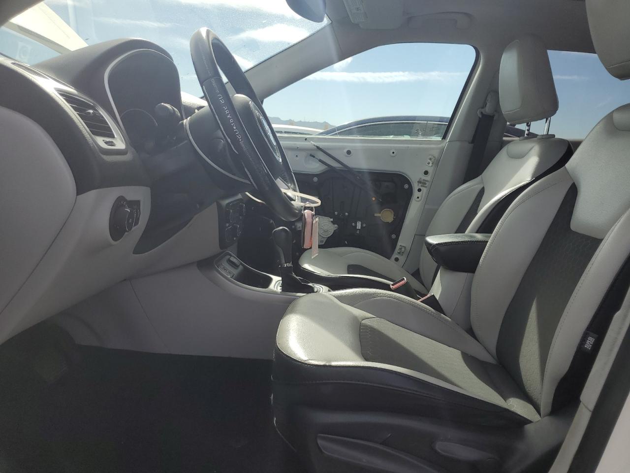 2018 Jeep Compass Latitude VIN: 3C4NJCBB8JT503413 Lot: 90652705