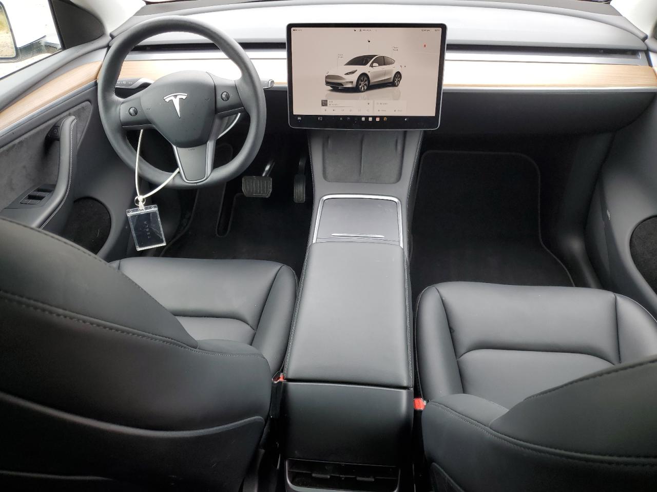 2024 Tesla Model Y VIN: 7SAYGDEE3RA282157 Lot: 84907235