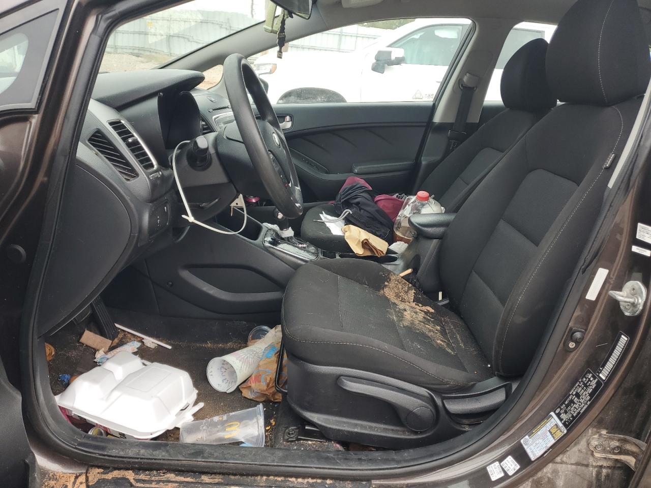 2017 Kia Forte Lx VIN: 3KPFK4A70HE157585 Lot: 90263315