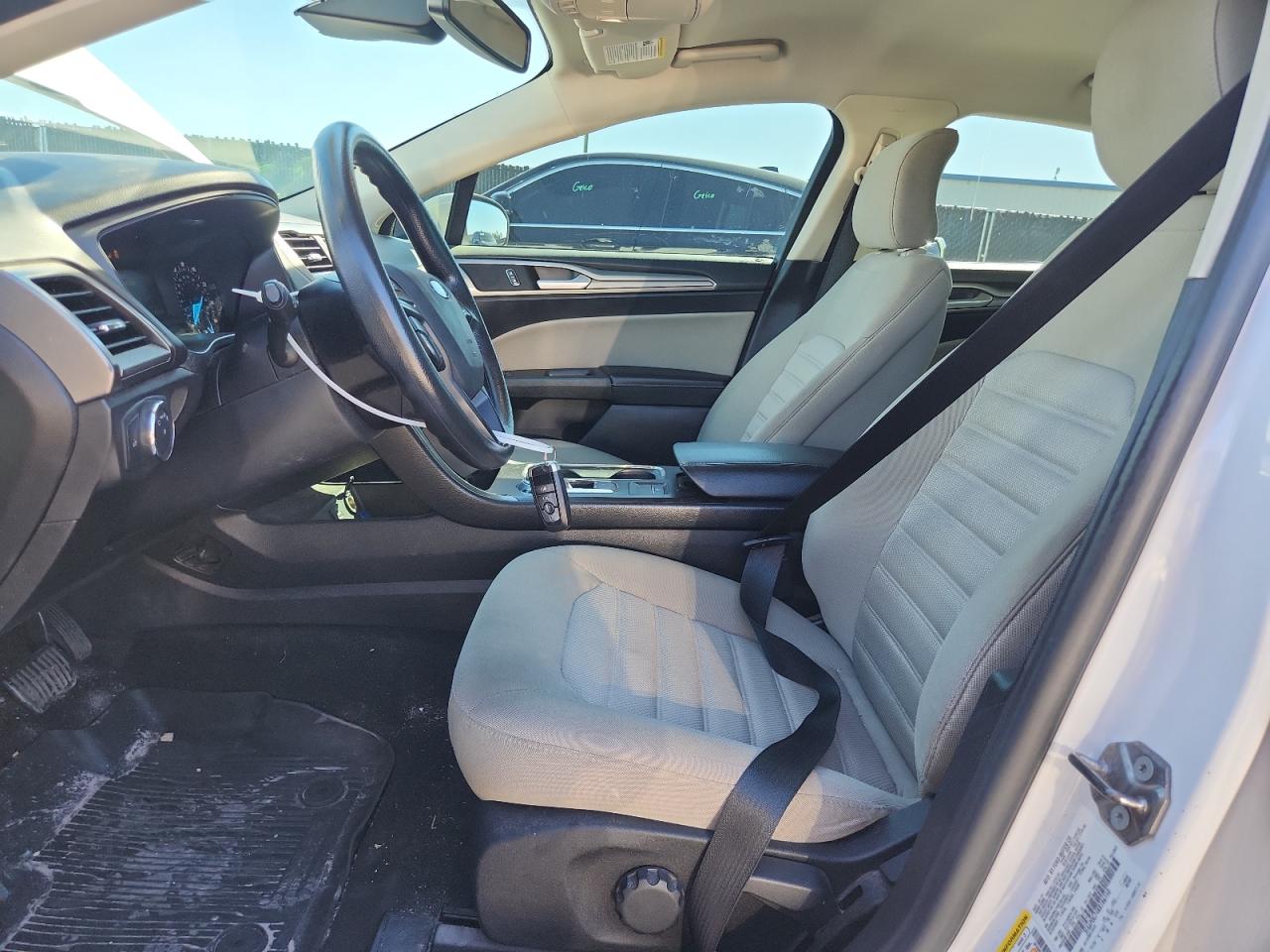 2019 Ford Fusion S VIN: 3FA6P0G74KR186160 Lot: 90604155