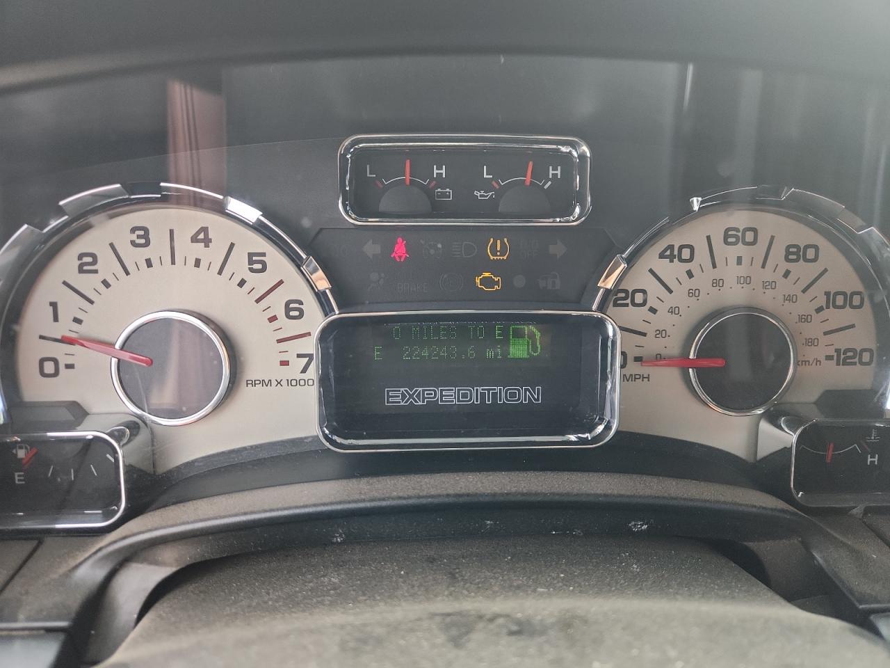 2008 Ford Expedition Eddie Bauer VIN: 1FMFU17518LA04697 Lot: 82288435