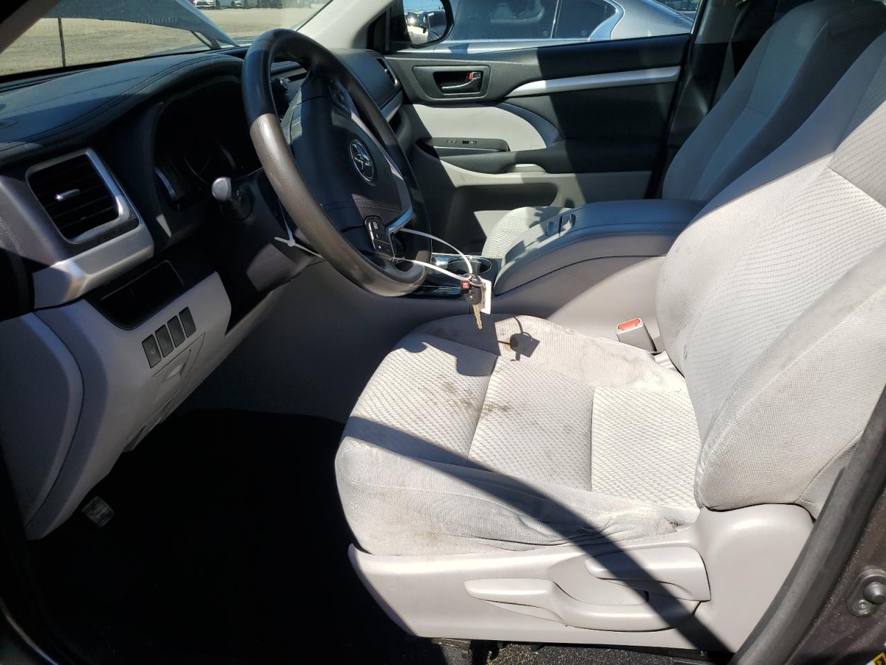 2015 Toyota Highlander Le VIN: 5TDBKRFH0FS172491 Lot: 84443995