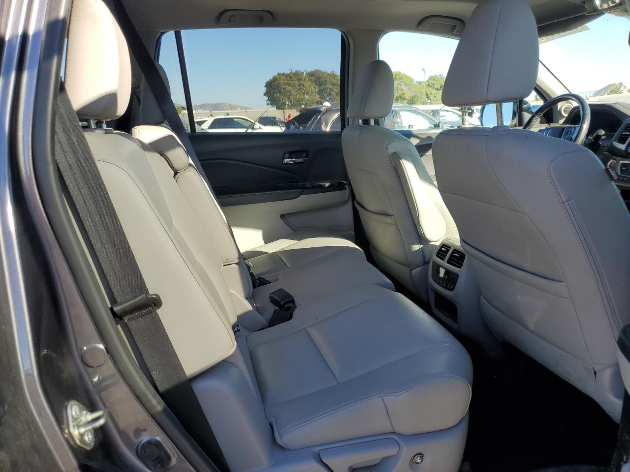 2017 Honda Pilot Exln VIN: 5FNYF6H78HB027207 Lot: 90385975