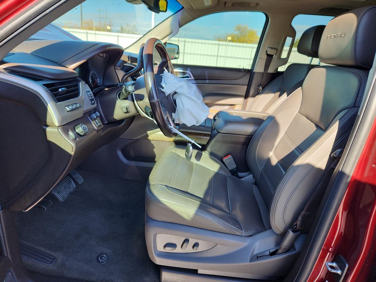 2018 GMC Yukon Xl Denali VIN: 1GKS1HKJ0JR138648 Lot: 90037535