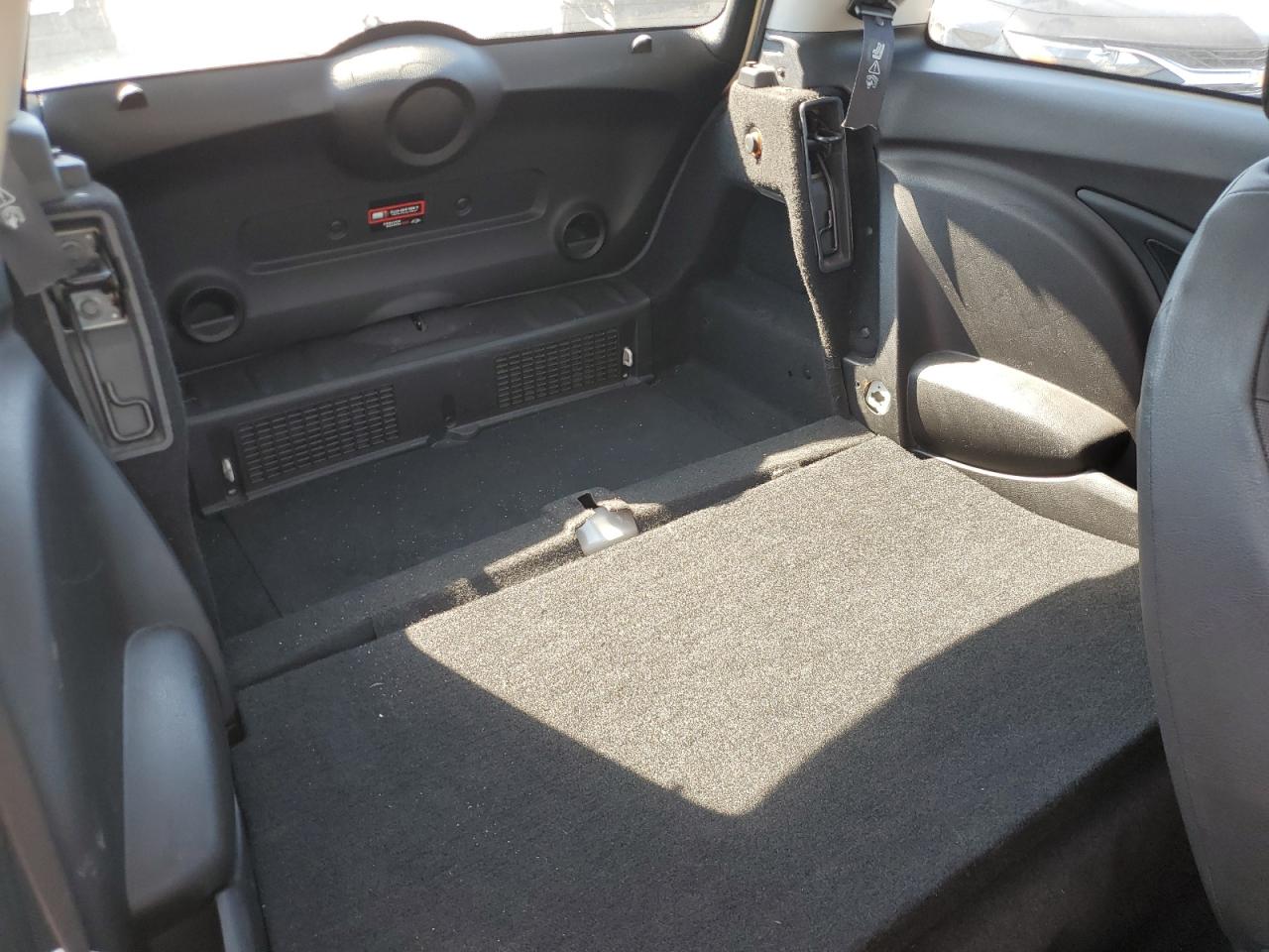 2010 Mini Cooper VIN: WMWMF3C54ATU77861 Lot: 84931205