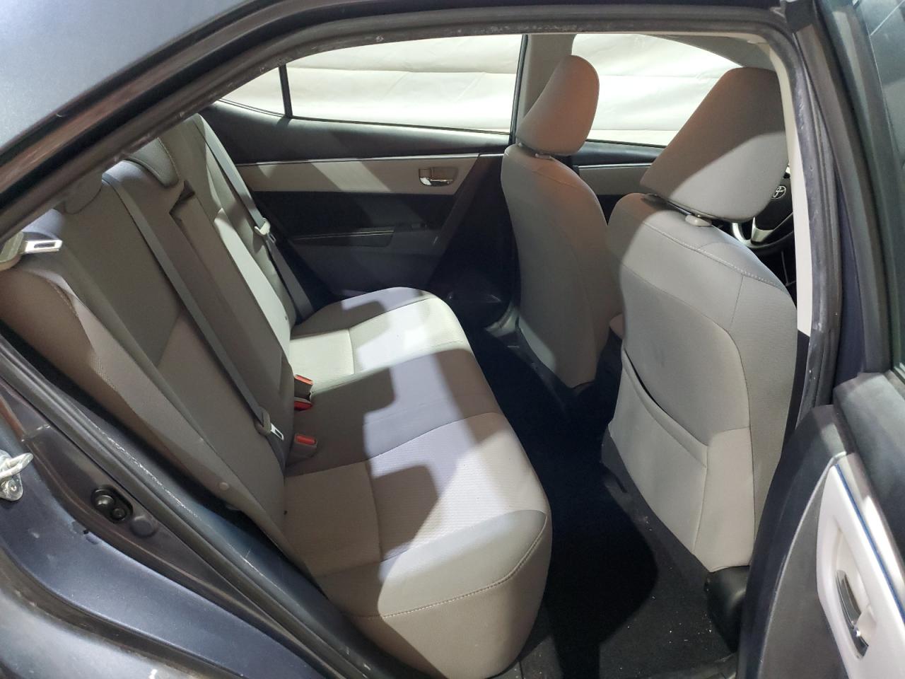 2015 Toyota Corolla L VIN: 5YFBURHE3FP239591 Lot: 85764965