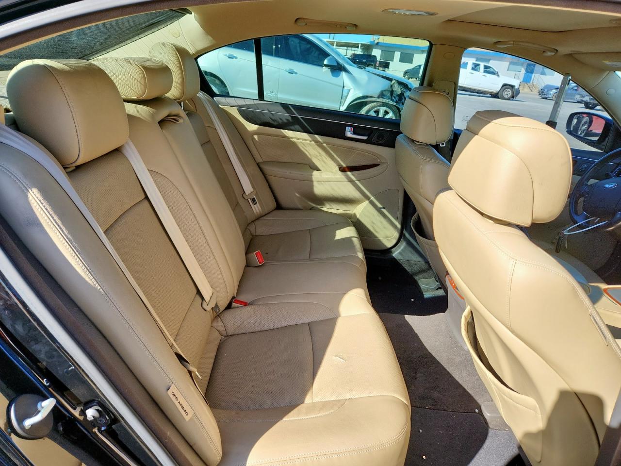 2013 Hyundai Genesis 3.8L VIN: KMHGC4DD2DU239151 Lot: 90809285