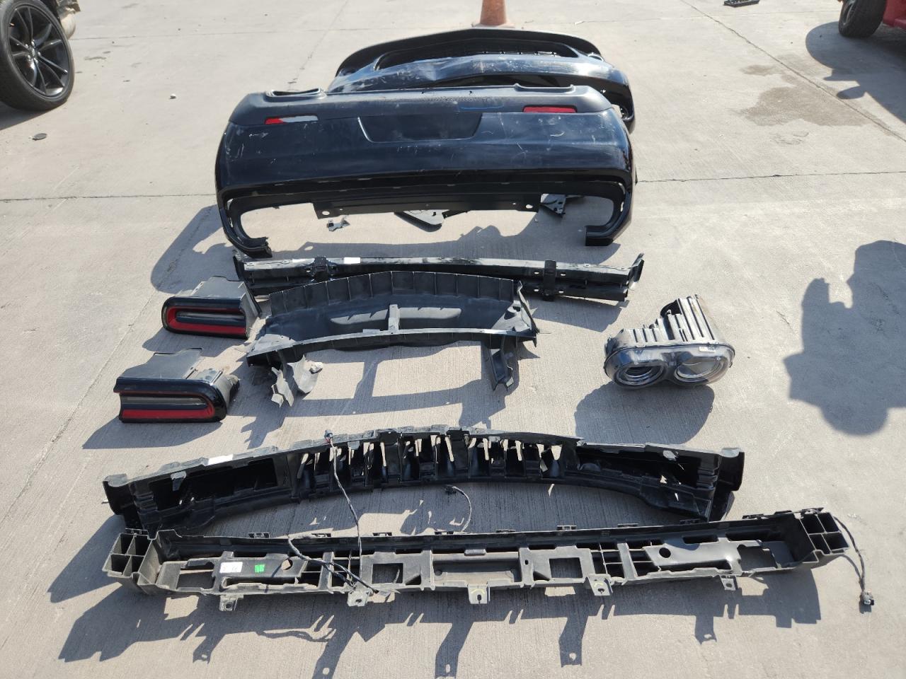 2018 Dodge Challenger Sxt VIN: 2C3CDZAG3JH131653 Lot: 82559305