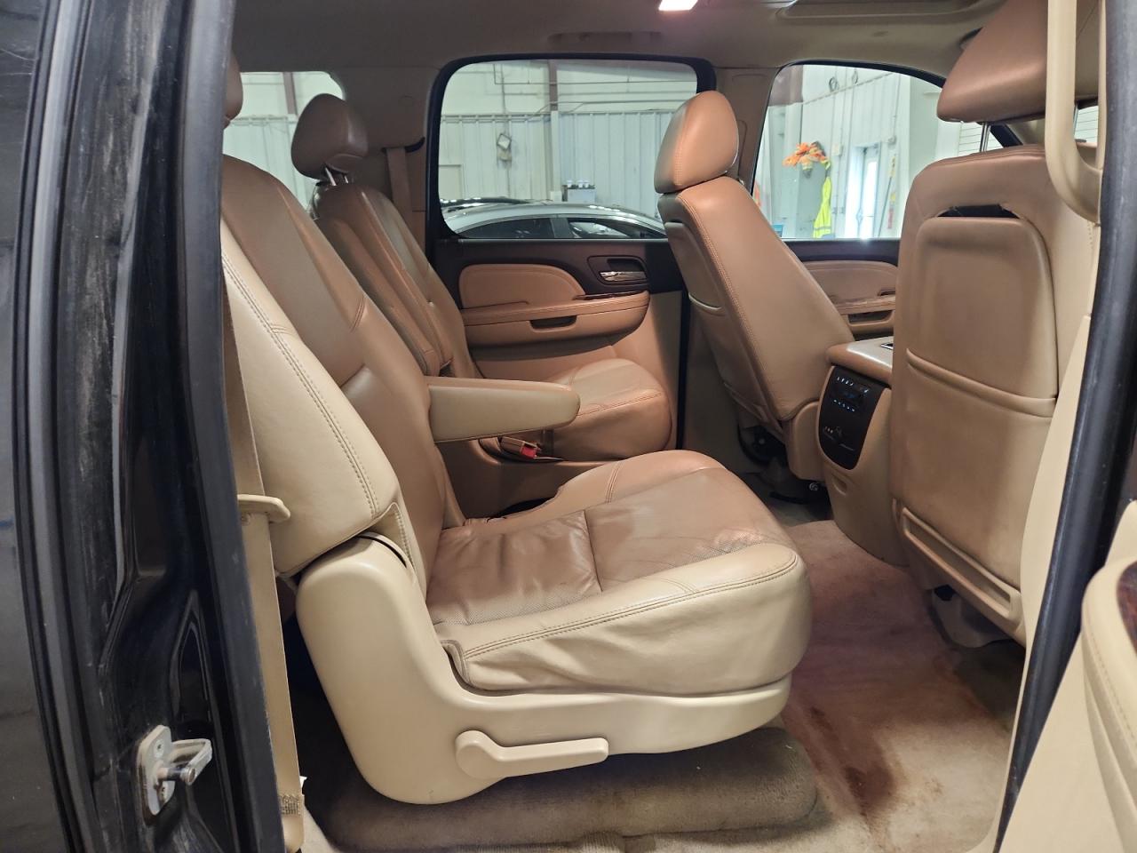 2009 GMC Yukon Xl Denali VIN: 1GKFK06299R300128 Lot: 84198695