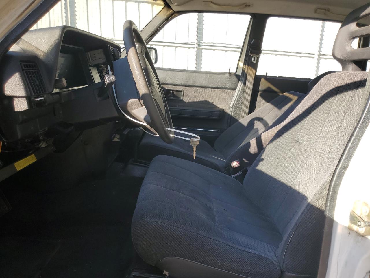 1992 Volvo 240 Base VIN: YV1AS8819N1473739 Lot: 86154505