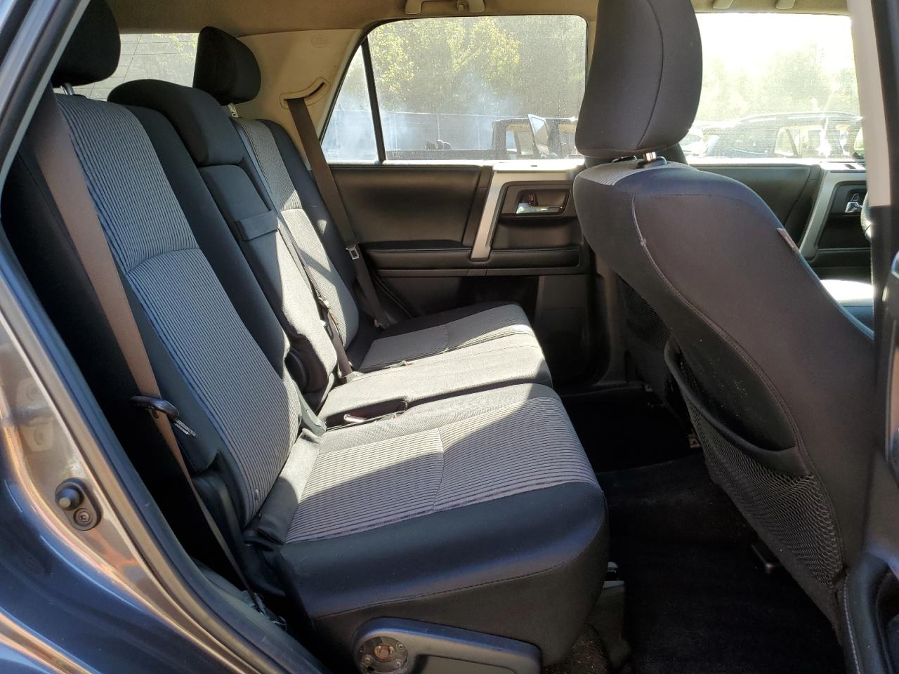 2015 Toyota 4Runner Sr5/Sr5 Premium VIN: JTEBU5JR2F5204460 Lot: 82260975