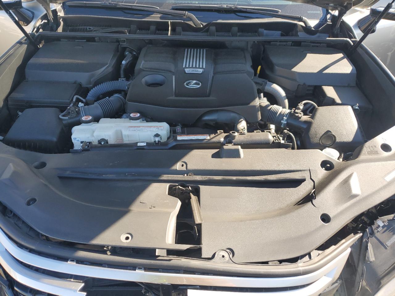 2024 Lexus Lx 600 Base VIN: JTJGB7CX4R4039915 Lot: 90501635