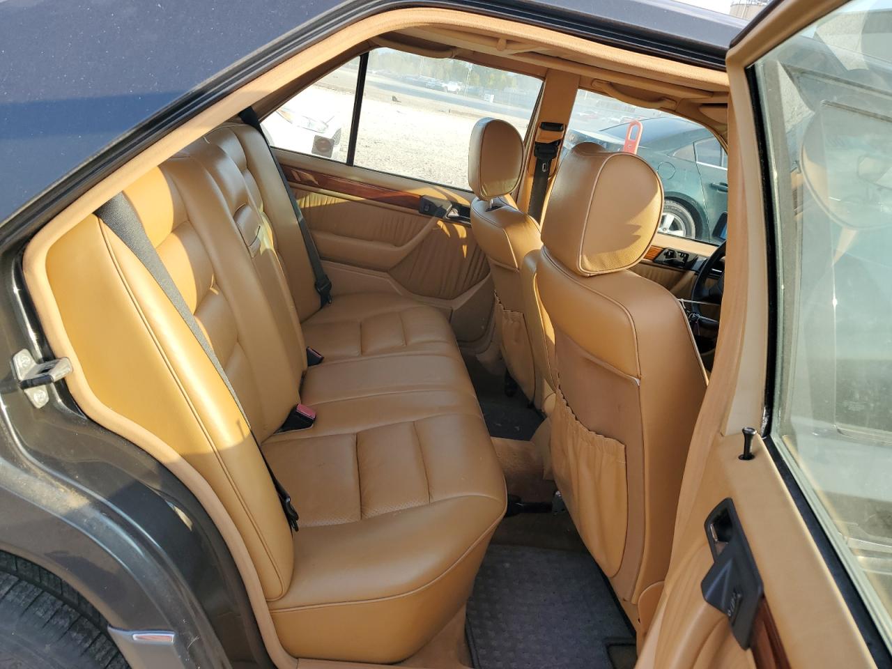 1992 Mercedes-Benz 300 E 4Matic VIN: WDBED30E9NB632464 Lot: 86144335