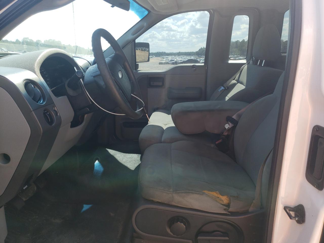 2007 Ford F150 VIN: 1FTRF12297NA15992 Lot: 87292915