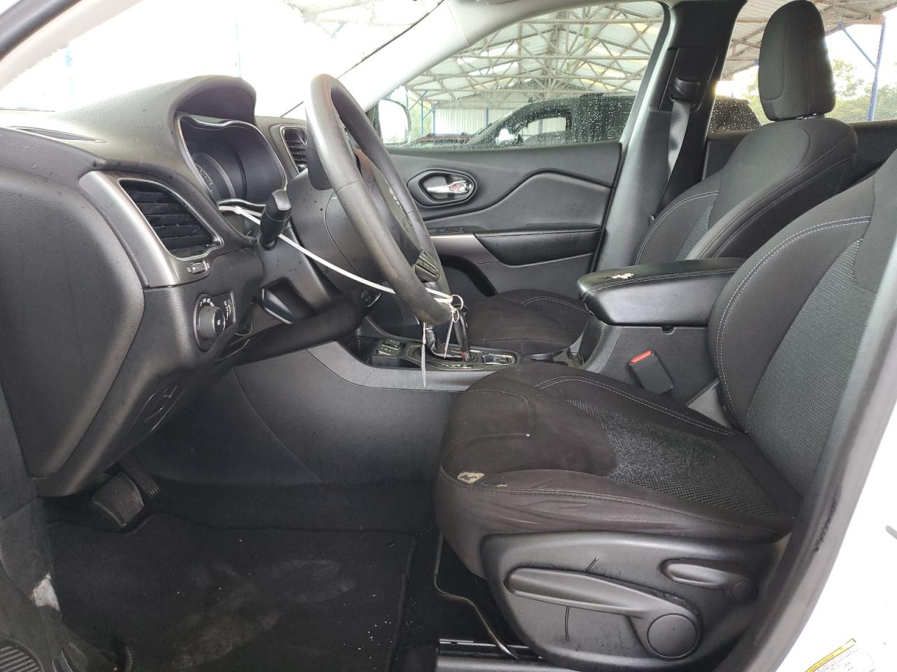 2019 Jeep Cherokee Latitude VIN: 1C4PJLCB1KD266942 Lot: 82274495