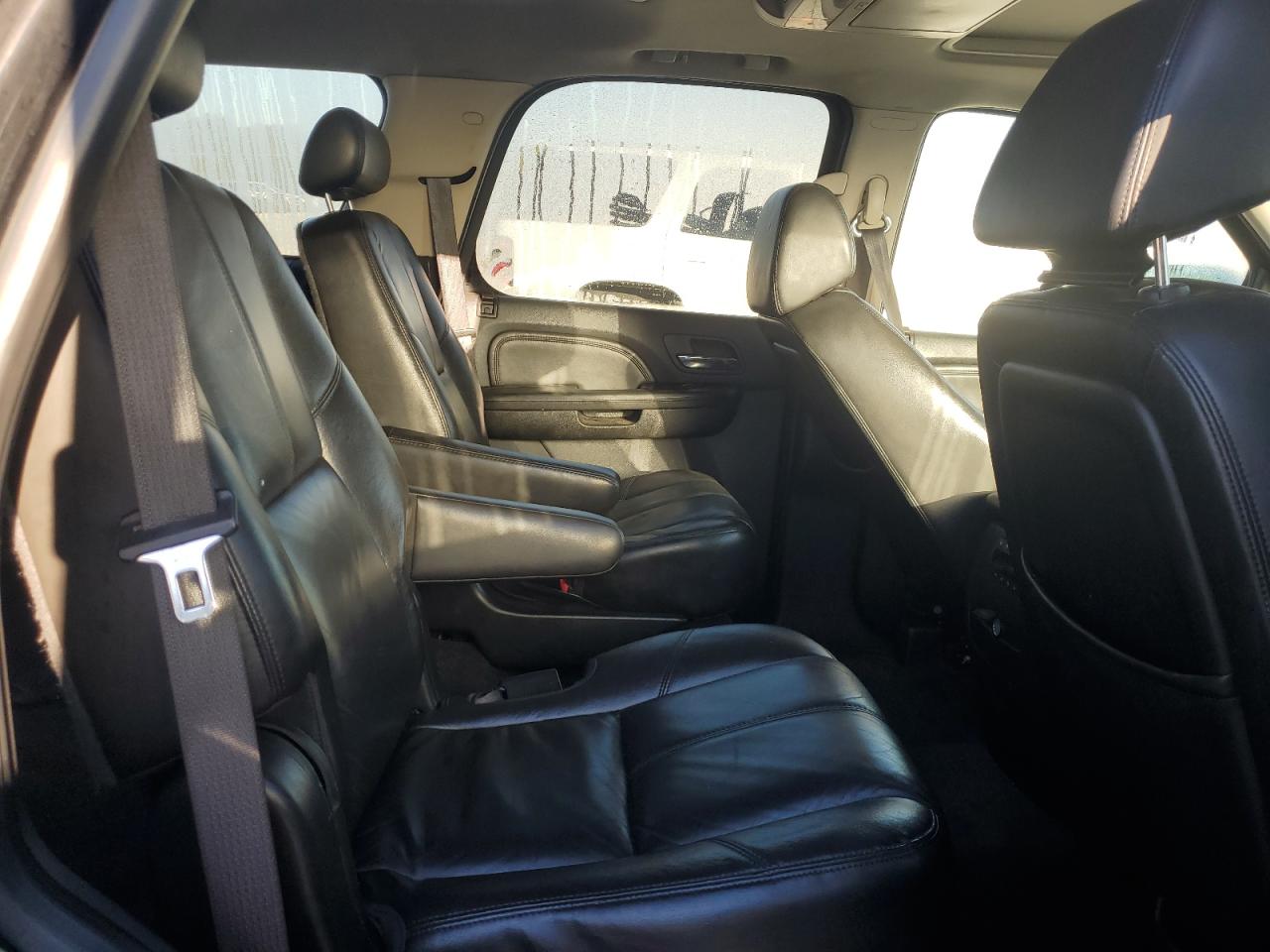 2009 GMC Yukon Denali VIN: 1GKFC032X9R154260 Lot: 82605125